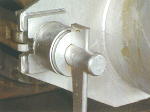 销板式弹簧拉杆